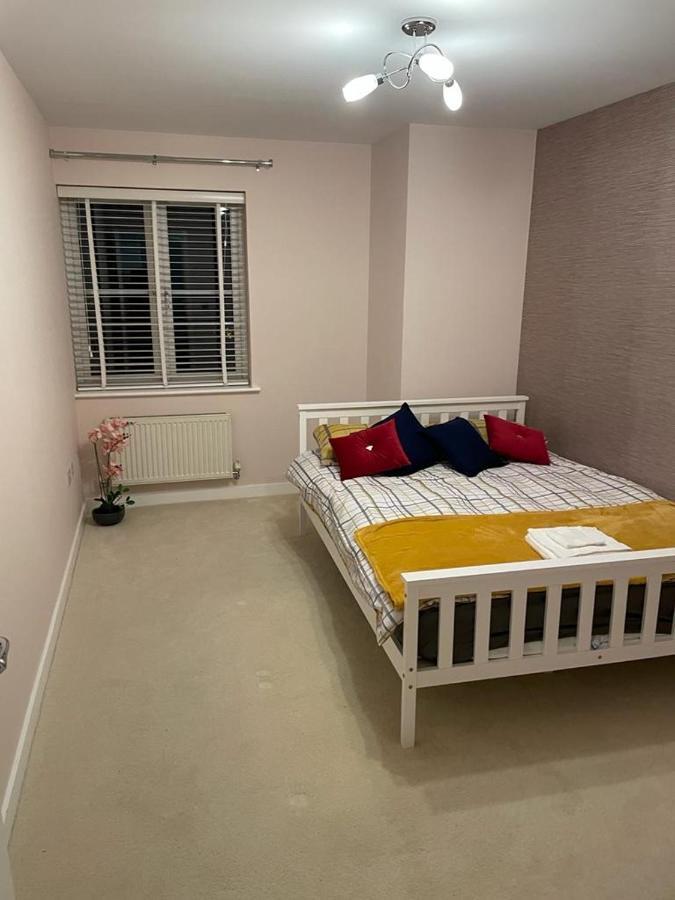 Luxurious & Cosy Apartment In Surrey Weybridge Bagian luar foto